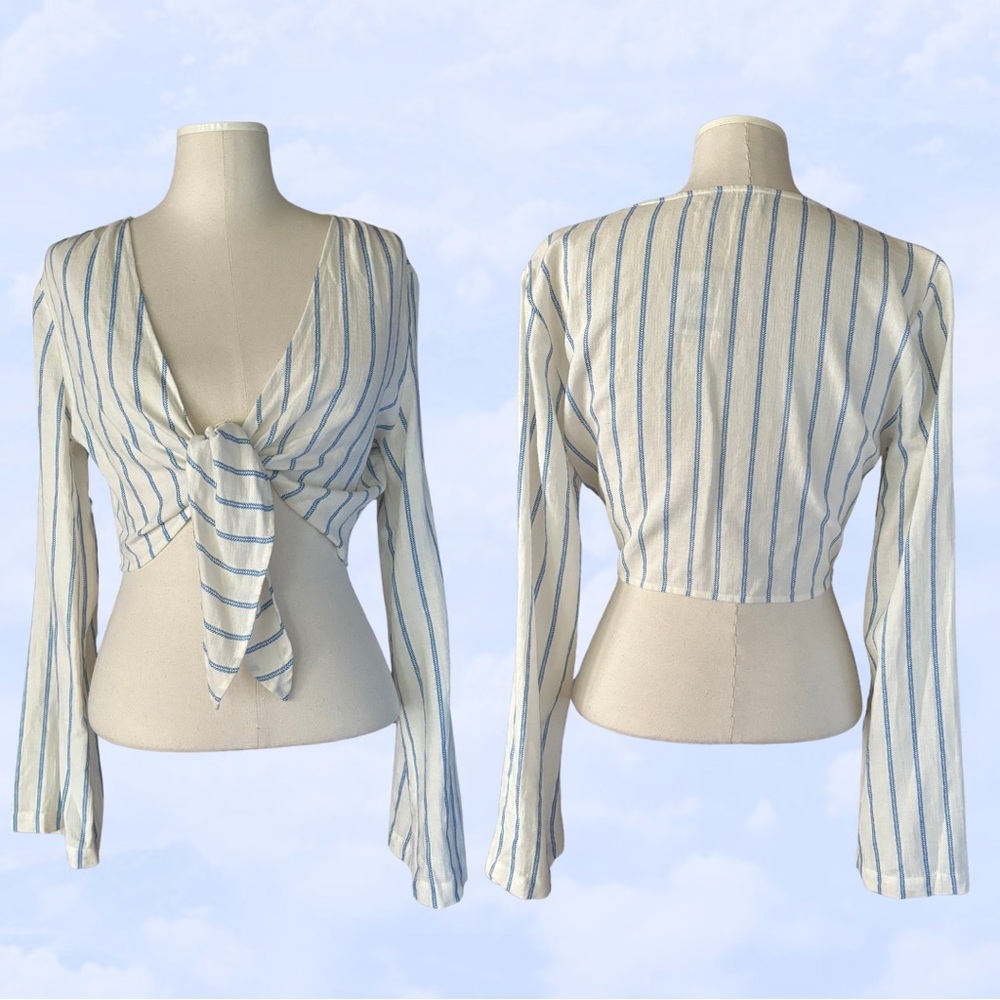 URBAN OUTFITTERS Sale! Cropped Tie Waist Top Light  Jacket Blue & White Medium